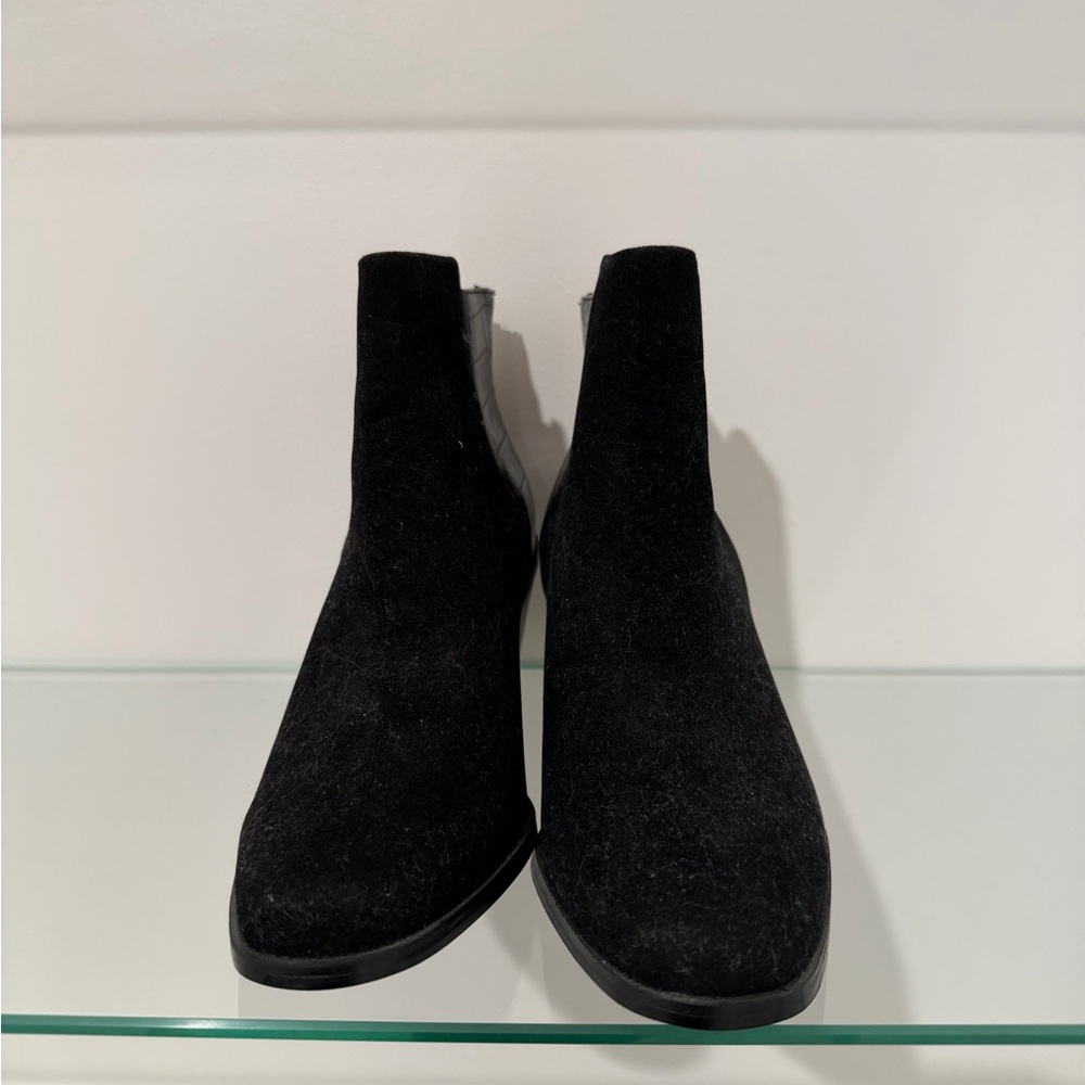 Black Suede women’s Chelsea Boots 7.5